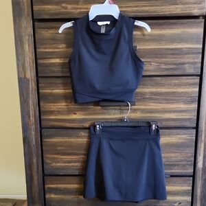 Black Women’s Athletic Skirt with High-Neck Crop Top